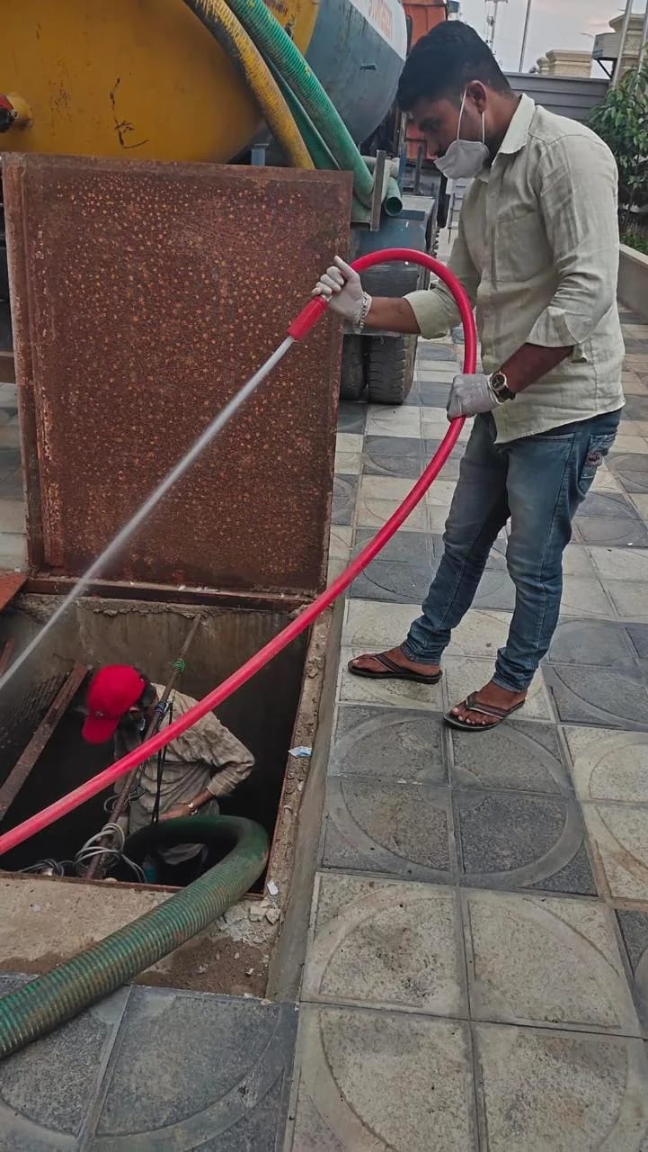 Septic tank cleaning services
